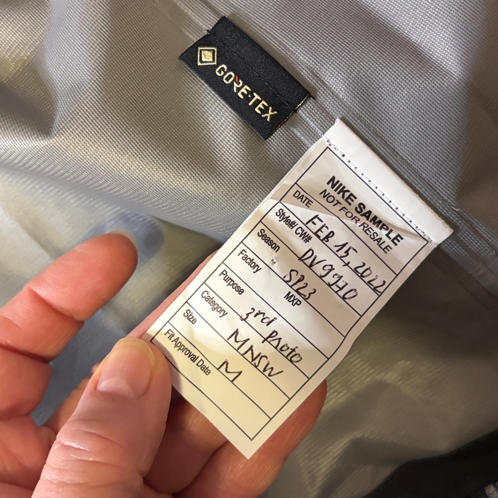 Nike Tech Pack Storm - Fitadv Gore-Tex medium trench rain jacket black - Picture 8 of 13
